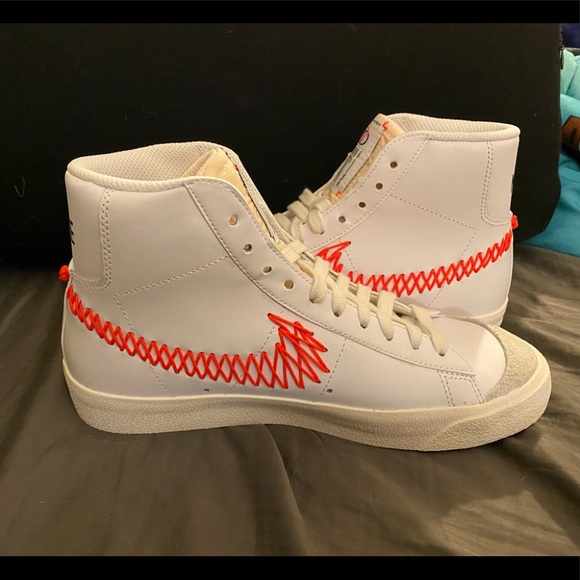 Nike Shoes - Nike blazer mid 77